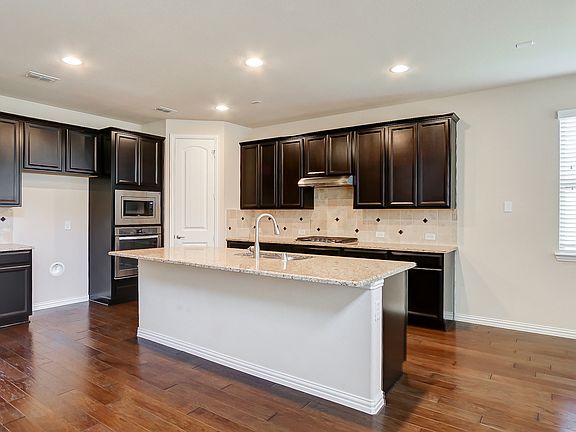 5th image of 4008 Oxbow Dr