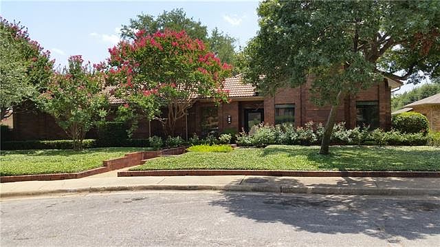 1st image of 8718 Autumn Oaks Dr