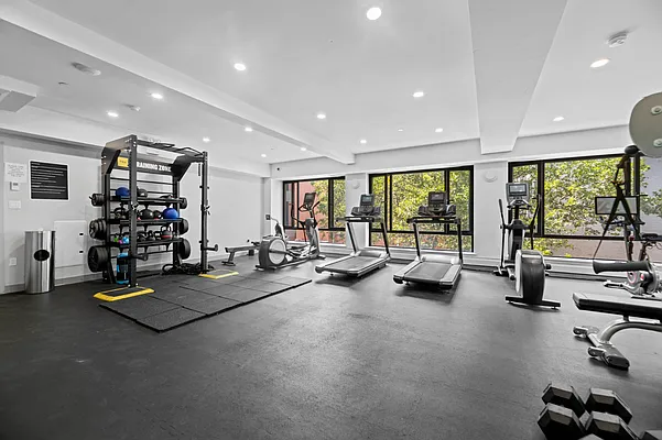 Rented by REAL New York | media 15