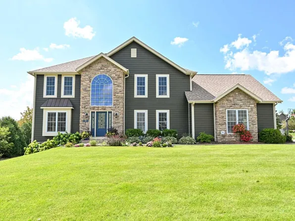 6060 South Conservancy DRIVE, New Berlin, WI 53151