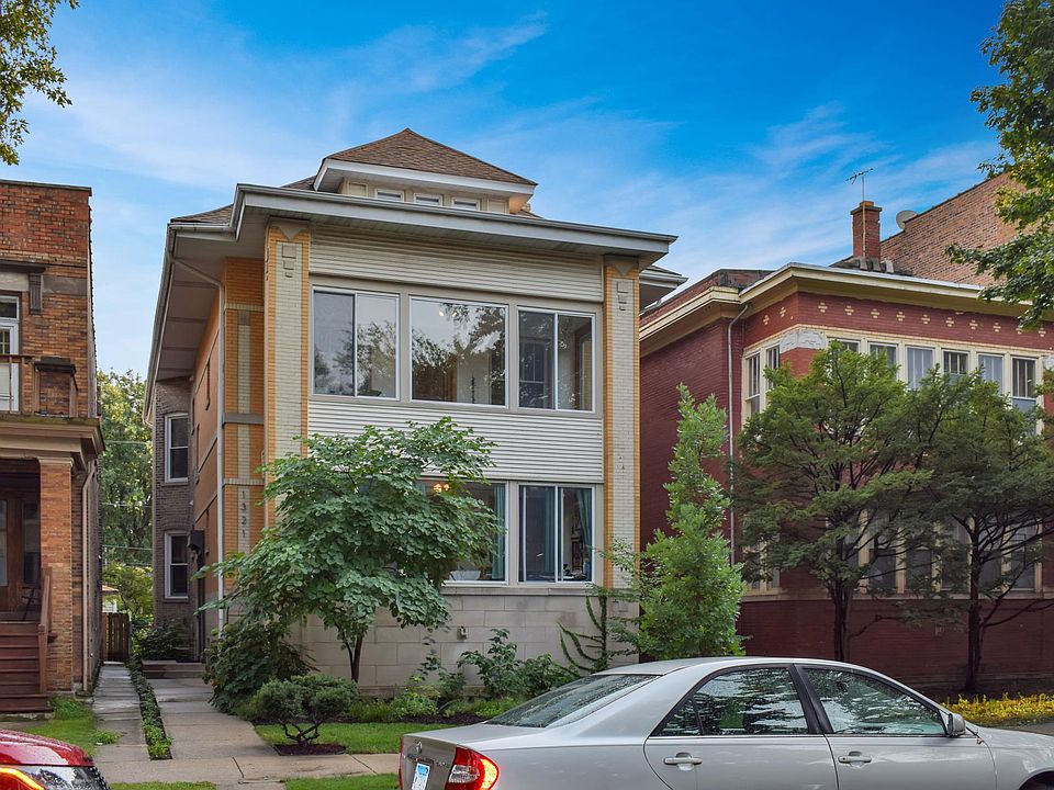 Front view of property