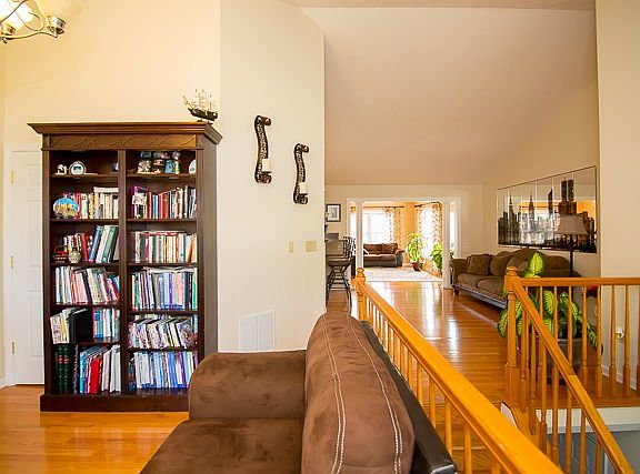 3rd image of 1764 Park Lawn Dr