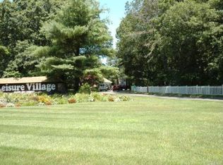 189 Ventry Ct UNIT D, Ridge, NY 11961