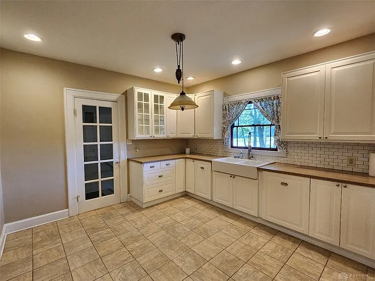 329 Cincinnati Ave — Photo 12