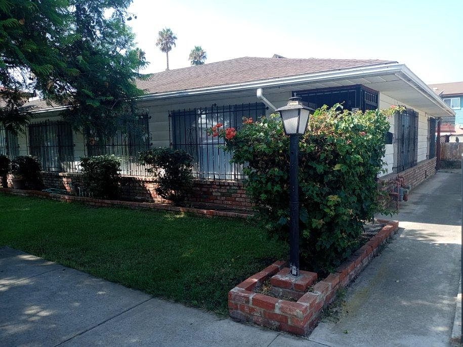 1st image of 54 Smith Ave