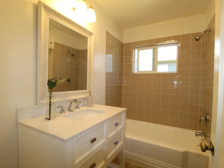 Charming Midtown Ventura Home- 3 Bedroom + 1.75 Bath — Photo 30