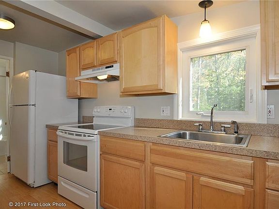 4th image of 45 Lakeview Ter