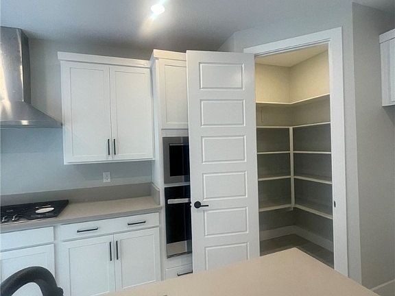 5th image of 10850 Delparke Valley Ave