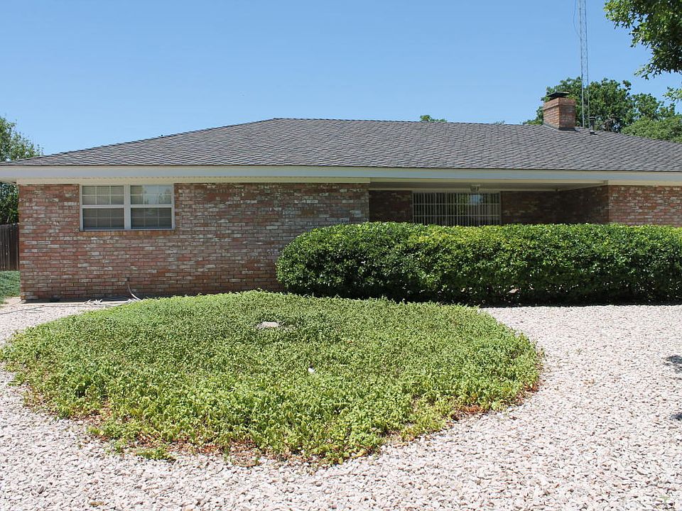 1st image of 304 Bennett Dr