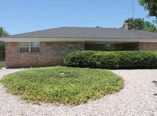 304 Bennett Dr, Dumas, TX 79029
