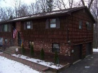 14 Franklin Ln, Otisville, NY 10963