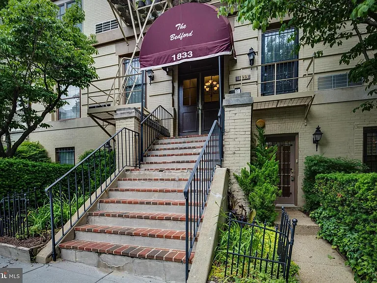 1833 California St NW #101 — Photo 15