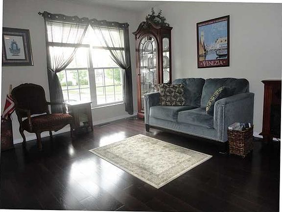 2nd image of 5182 Twin Falls Dr #12-518