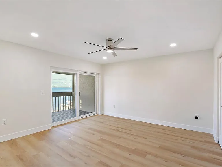 150 Marina Del Rey Ct — Photo 27