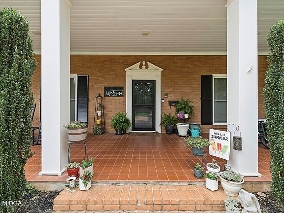 4th image of 601 N Tattnall St