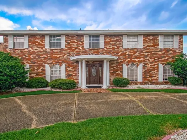2284 Colombo Dr, Harvey, LA 70058
