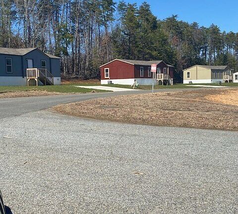 3rd image of 114 Brookview Dr #164
