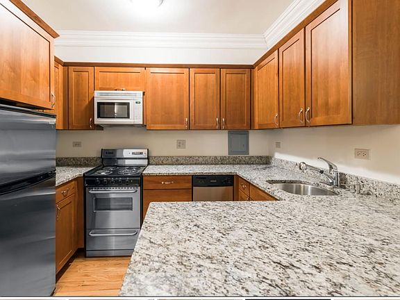 2nd image of 2349 N Clark St #709W