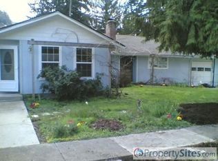 765 Evergreen Dr, Creswell, OR 97426