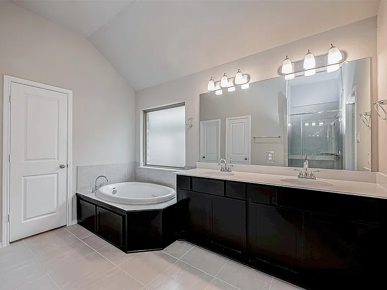 8539 International Falls Dr — Photo 26