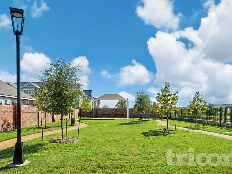 2359 Cohorn Trl — Photo 17