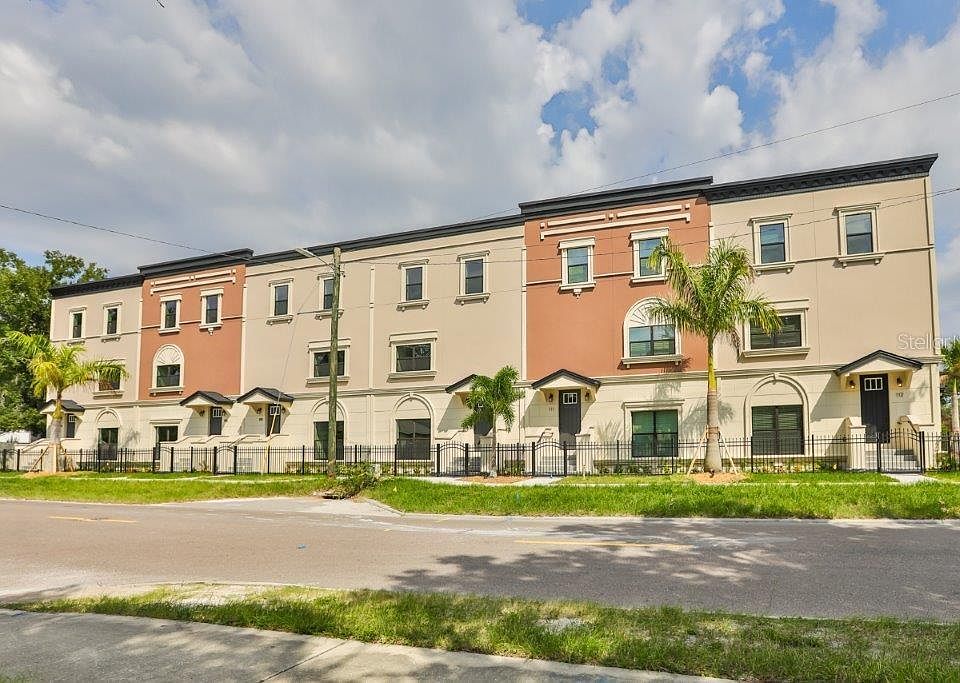 1st image of 3421 W Horatio St Unit 105