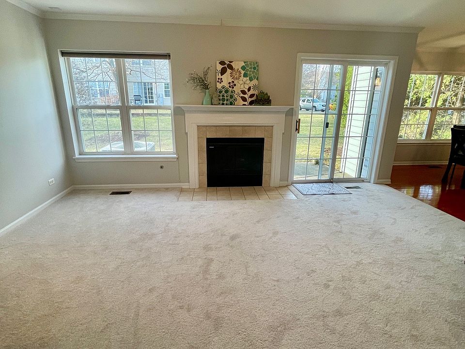 Living room with gas fireplace