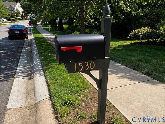 2nd image of 1530 Jeffries Way