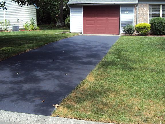 3rd image of 638 Petunia Lane S