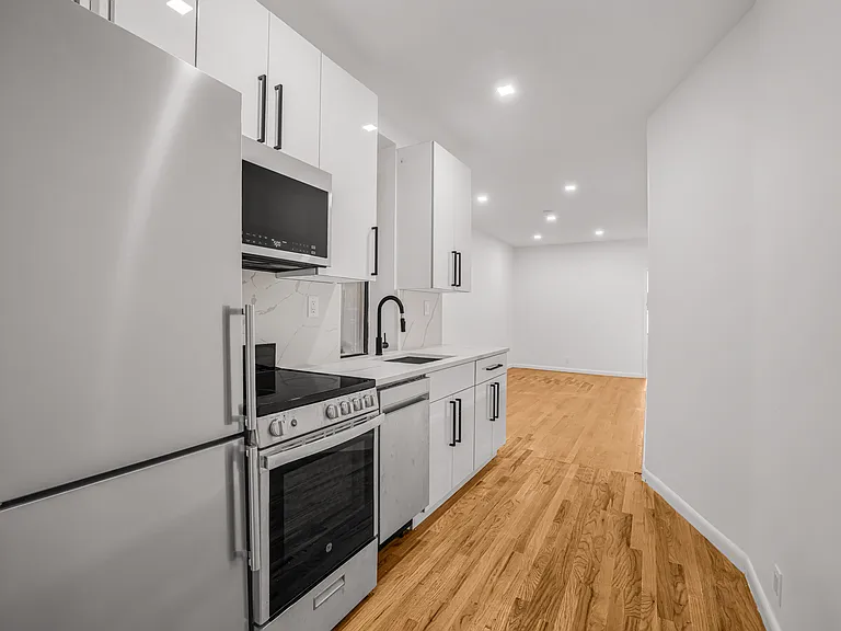 1412 Madison Ave #6 — Photo 2