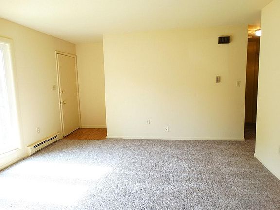 Foyer & Living Room