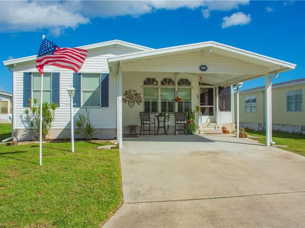 830 Lychee Dr, Barefoot Bay, FL 32976