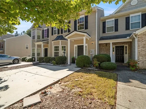 5208 Birch Ct, Oakwood, GA 30566