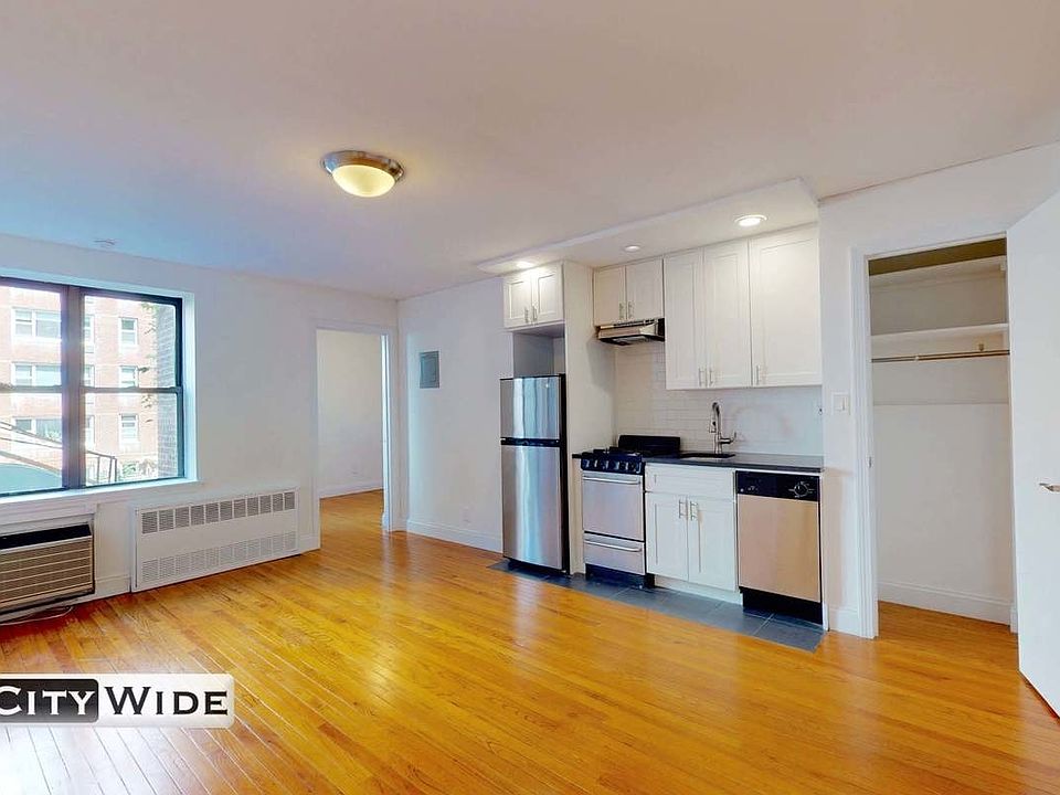 1st image of 30 Charlton St APT 2E
