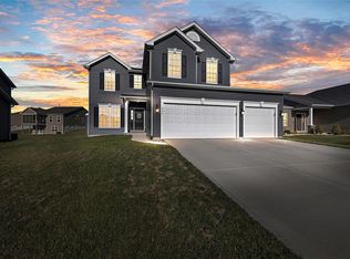 432 Charlestowne Place Dr, Saint Charles, MO 63301