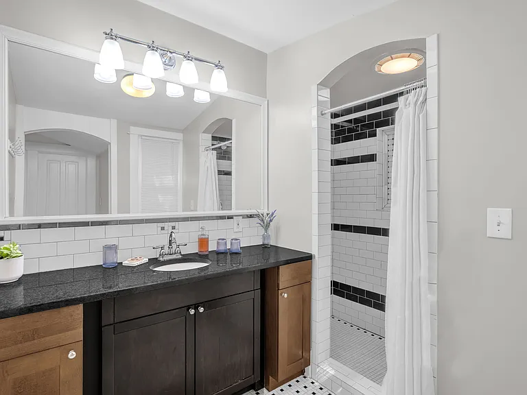 204 Wilson St — Photo 17