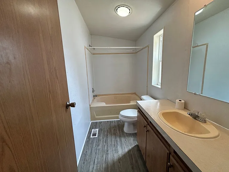 1315 S Federal Blvd #3 — Photo 27