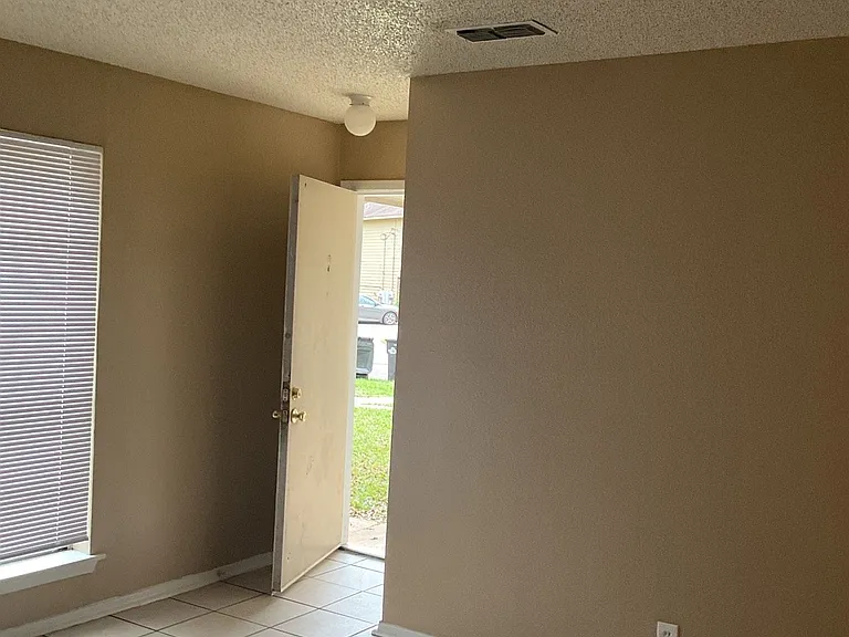 1209 Cheryl St #A — Photo 2