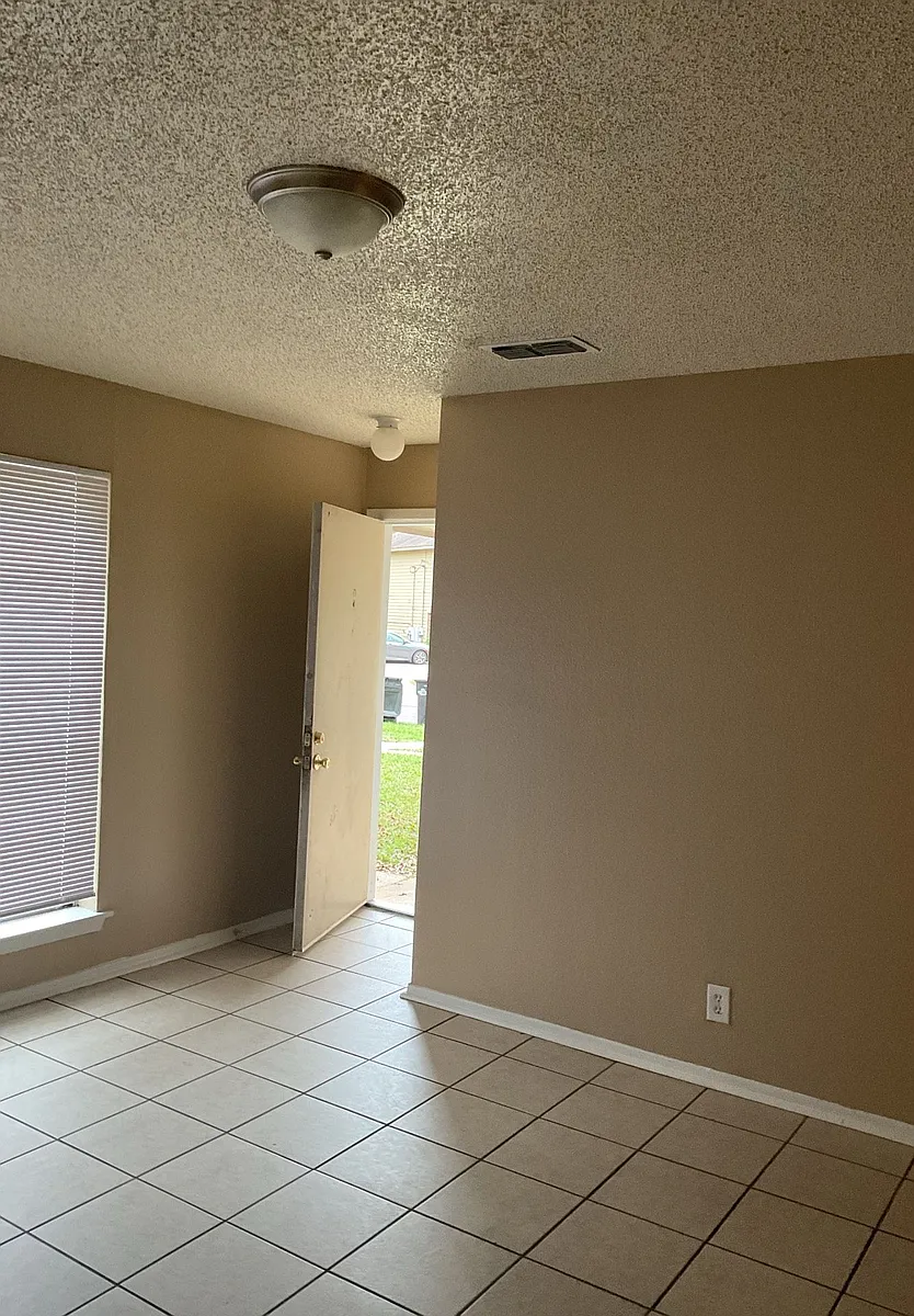 Building Photo - 1209 Cheryl St #A
