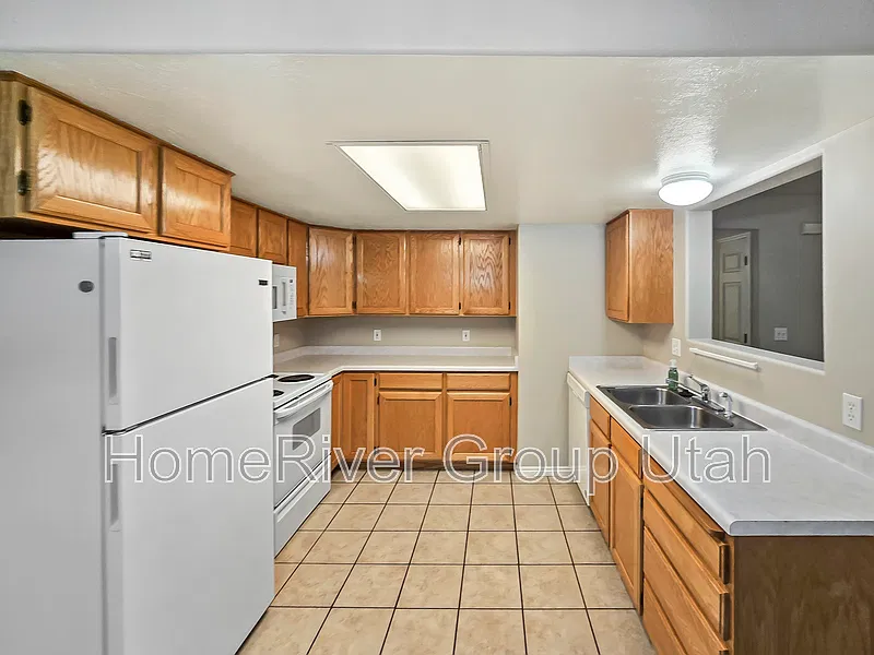 1502 N 1335 W #9