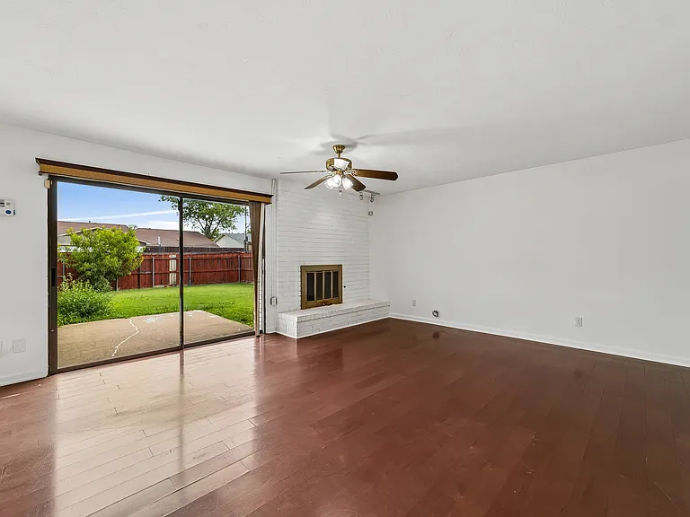 10239 Green Ash Rd — Photo 19