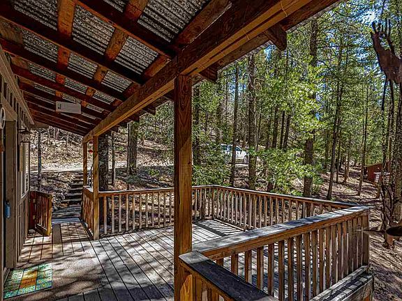 3rd image of 8 Sugar Pine Dr