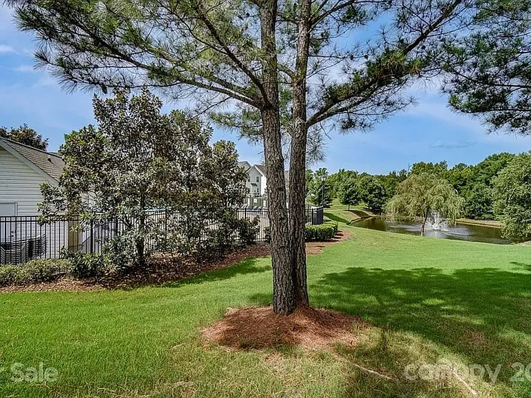 12207 Royal Castle Ct — Photo 2