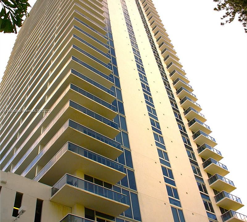 1st image of 600 NE 27th St APT 3203