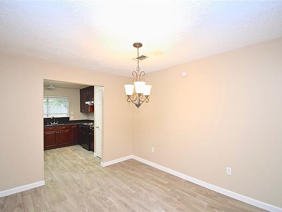 5th image of 2802 Fir Crest Ct