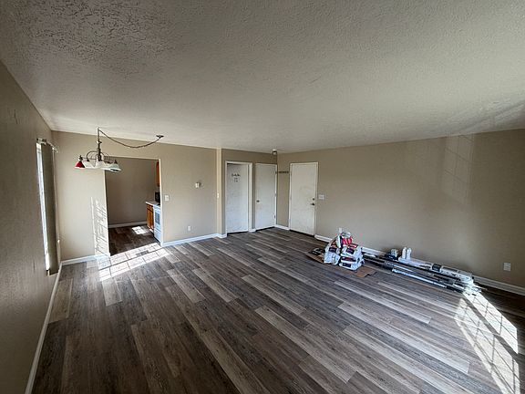 3rd image of 363 Oregon Way #363
