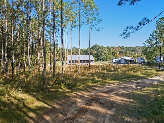 2nd image of 1627 Lloyd Creek Rd