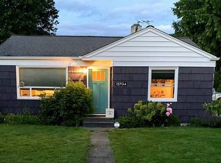 13704 17th Ave NE, Seattle, WA 98125