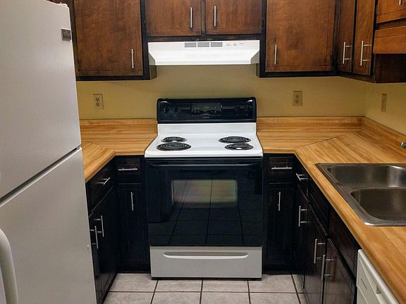 3rd image of 1315 Redwood Ln