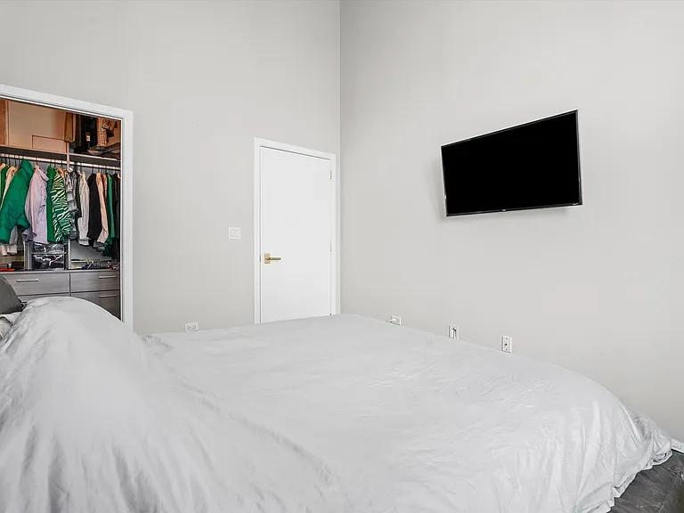 321 S Sangamon St #902 — Photo 10